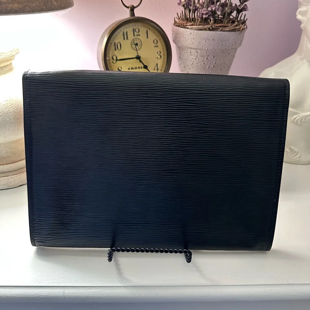 Louis Vuitton Black and Gold Epi Leather Clutch - Picture 4 of 12